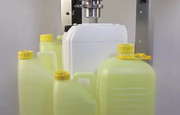 Une large gamme d’emballages peut être conditionnée sur la même machine.
